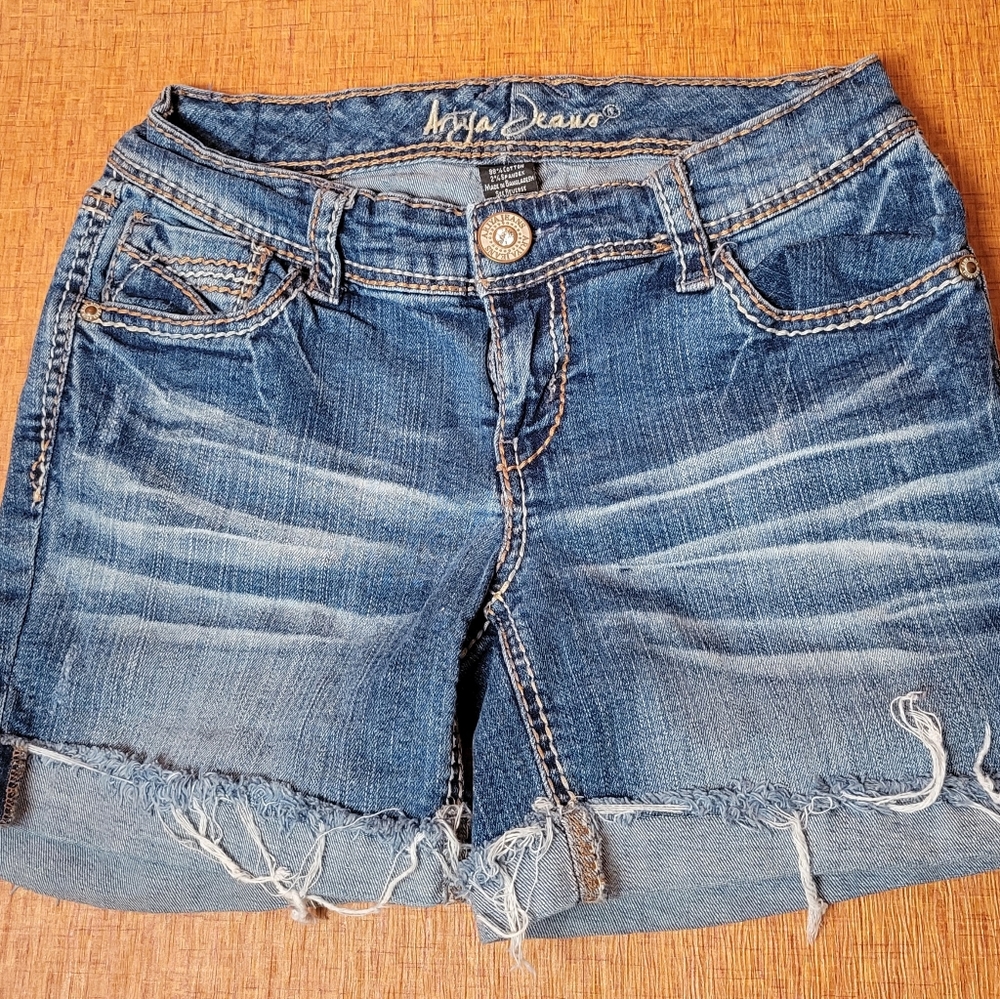 Ariy Embroidered Stretch Mini Denim Jeans Shorts Size: 5/6